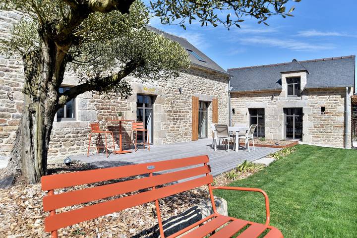 Maison de vacances pour 6 personnes, avec Jacuzzi ainsi que Terrasse et Jardin à Dinan