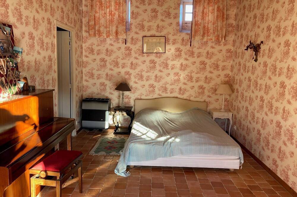 Maison de campagne familiale du 16 eme siècle dans un cadre verdoyant préservé in Saint-Michel-de-Montaigne, Périgord Pourpre