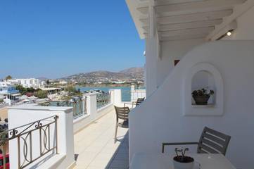 Gîte pour 2 personnes, avec terrasse dans Antiparos Ville