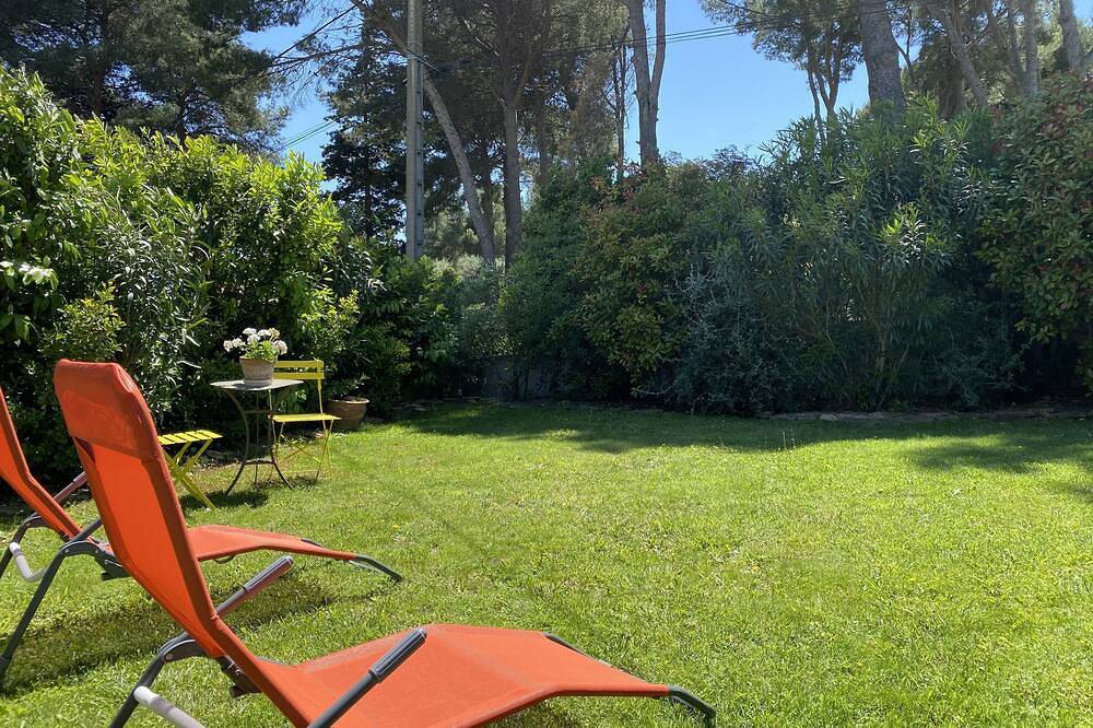Detached country house, in the heart of the vineyards, 6km from the beach at meze in Villeveyrac, Côte d'Améthyste