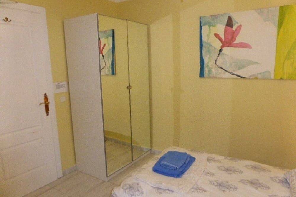 Apartamento entero, Lujo espacioso apartamento de 2 dormitorios en primera línea in Santa Ponsa, Calvià