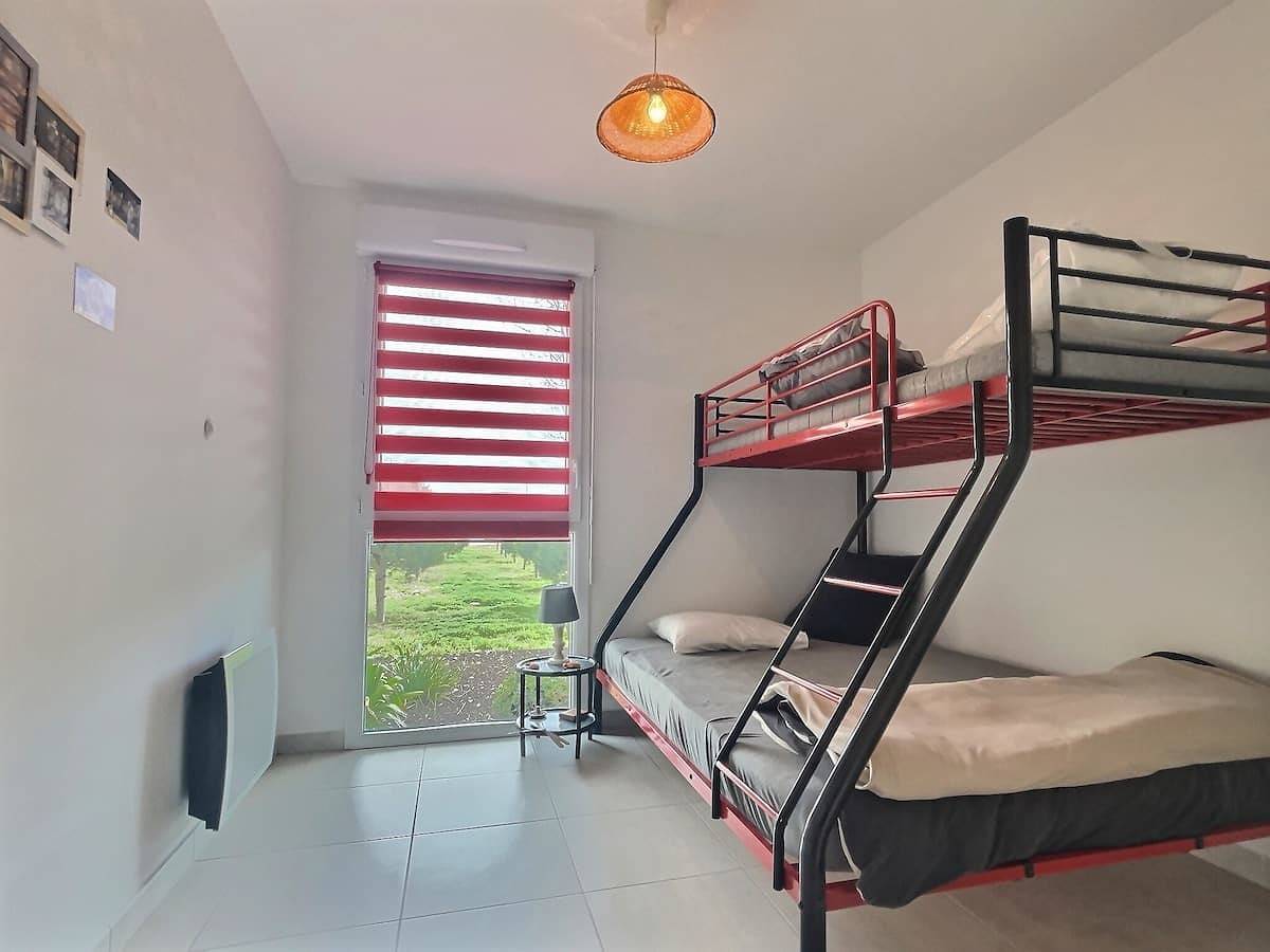 Apartamento entero, Appartement Traversant avec 2 Terrasses  in Sérignan, Côte d'Améthyste