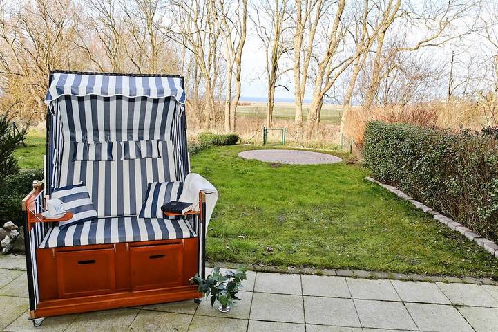 Ferienhaus für 6 Personen, mit Garten und Sauna in Bastorf