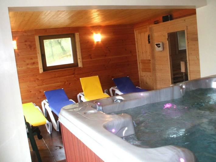 Appartement de vacances pour 8 personnes, avec jardin et terrasse ainsi que jacuzzi et sauna