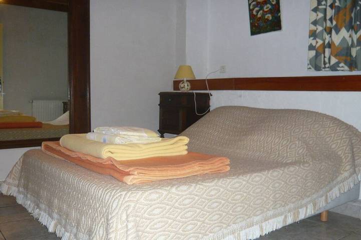 Location de vacances pour 11 personnes, avec Jacuzzi et Terrasse ainsi que Jardin et Piscine à Osse-en-Aspe - 3