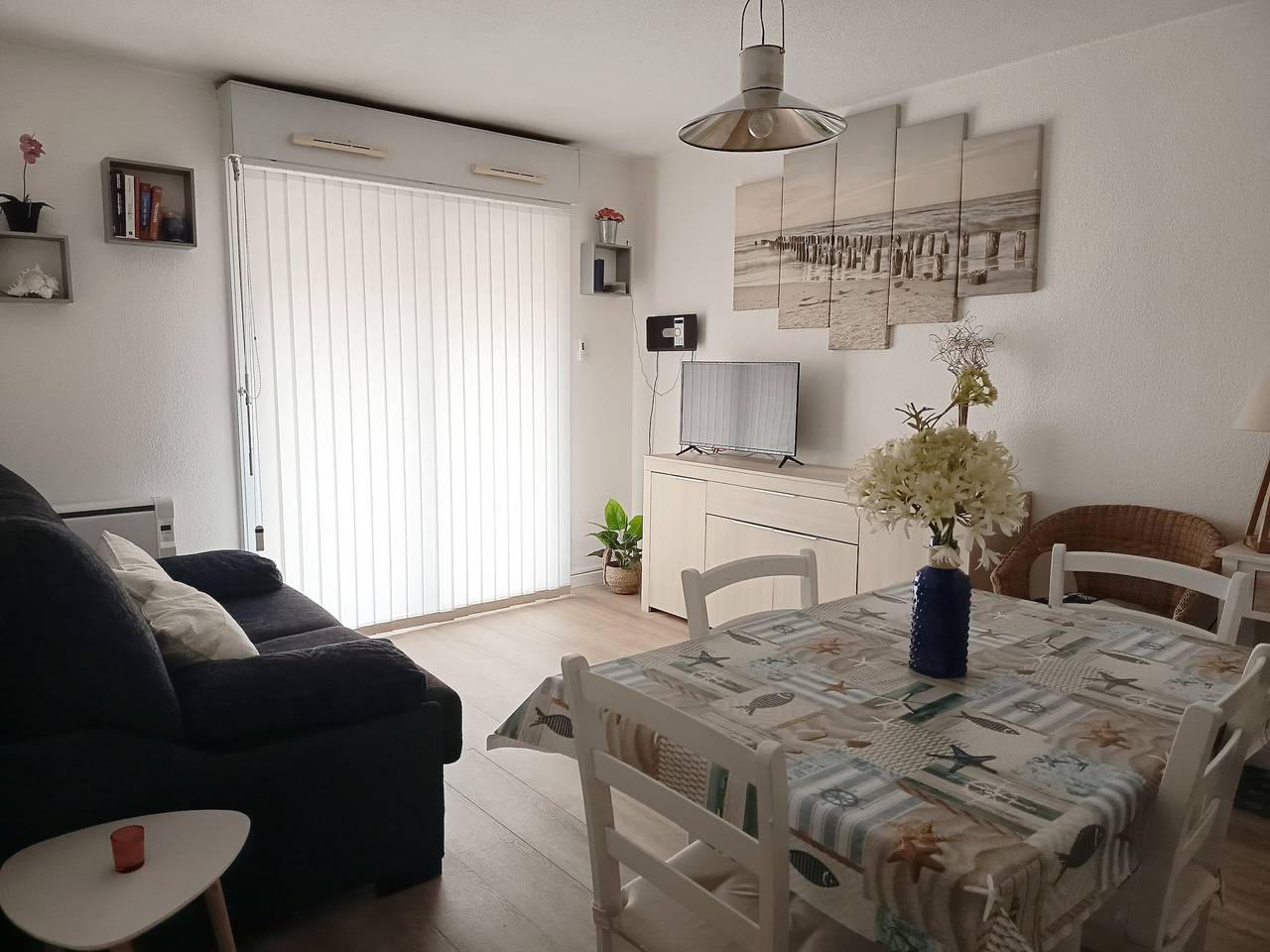 Apartamento entero, Apartamento “A 400 m de la playa” con balcón in Fréjus Plage, Frejus