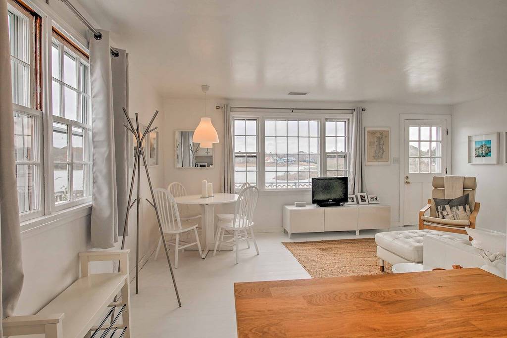 Narragansett Cottage mit Pvt Dock & Außendusche! in Narragansett, Washington County (RI)