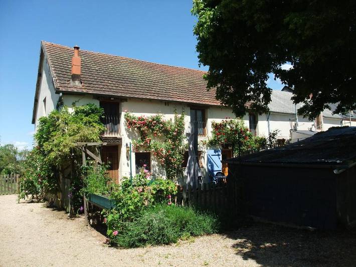Cottage pour 2 personnes, avec terrasse à Urciers
