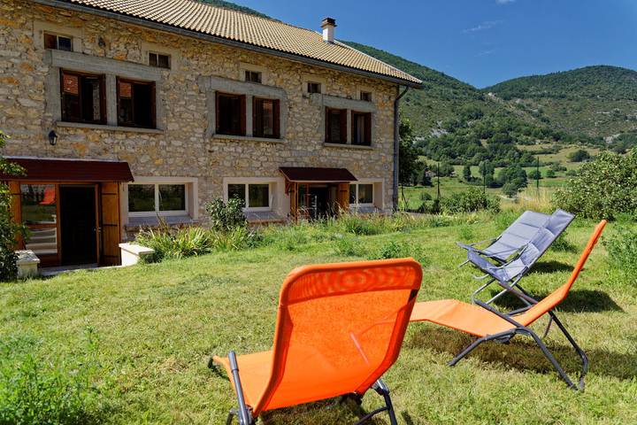 Gîte pour 15 personnes, avec jardin