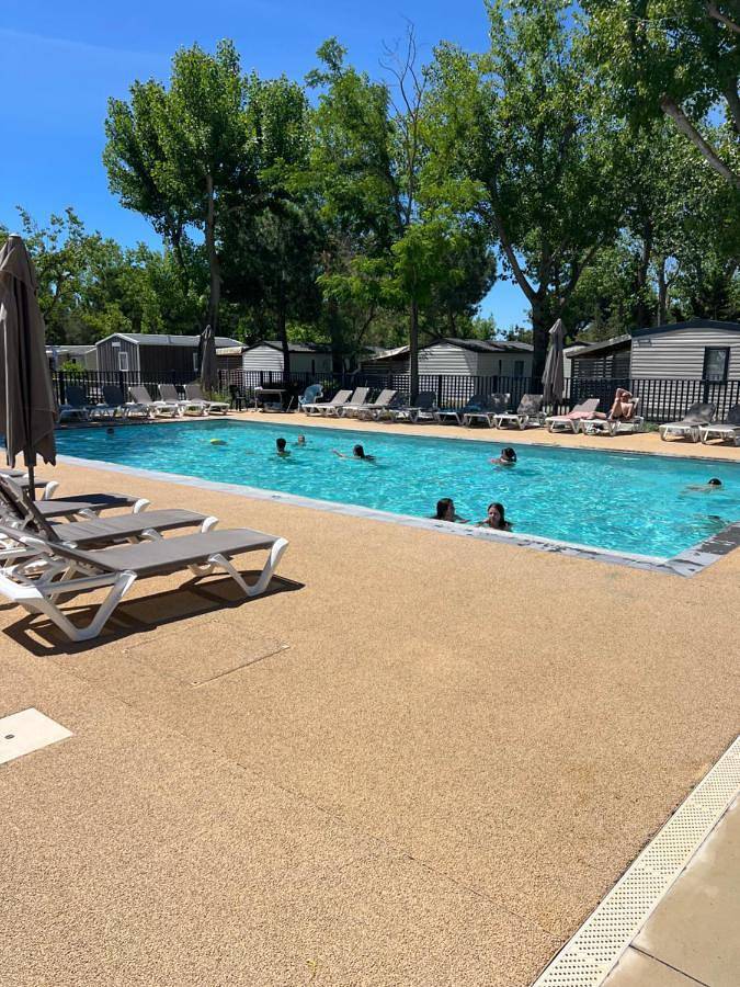 Location de vacances pour 6 personnes, avec jardin et bassin pour enfant ainsi que piscine et vue, animaux acceptés dans Plage de l'Espiguette - 4