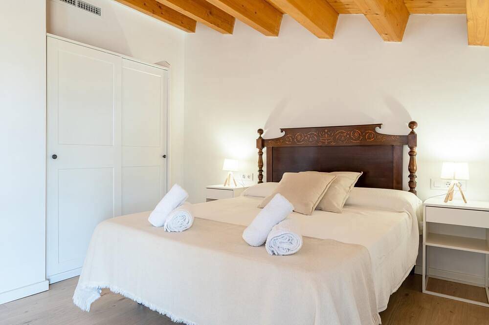Entire apartment, Spectacular views of the Montblanc wall in Montblanc (Spain), Tarragona Province
