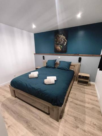 Gîte pour 2 personnes, avec jacuzzi à Yenne