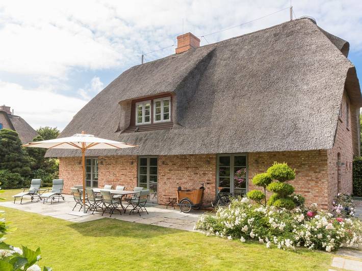 Ferienhaus für 8 Personen, mit Sauna und Whirlpool sowie Terrasse und Garten, kinderfreundlich in Keitum