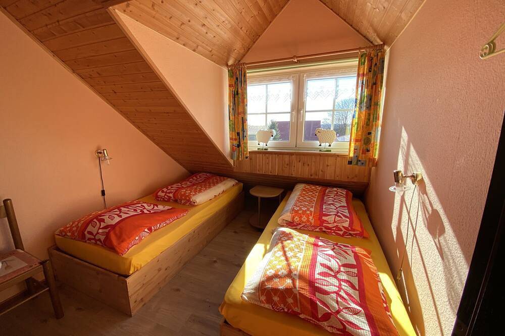 Großes Ferienhaus für 12 Personen mit Sauna, Terrasse & Balkon auf Ferienhof in Crussow, Angermünde