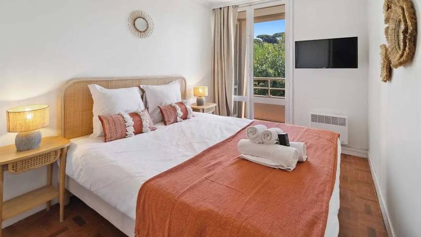 Gîte pour 5 personnes, avec balcon dans Plage de la Bouillabaisse - 2