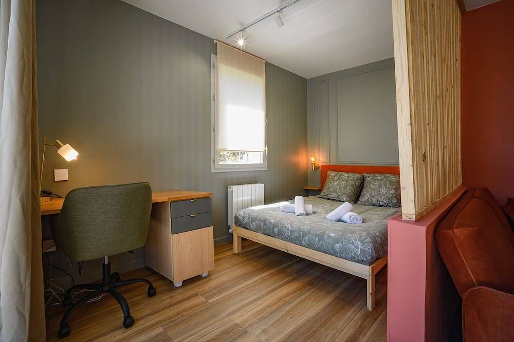 Apartamento entero, Le Terra Rosa ~ Parking ~ Near Airbus in Colomiers, Alto Garona