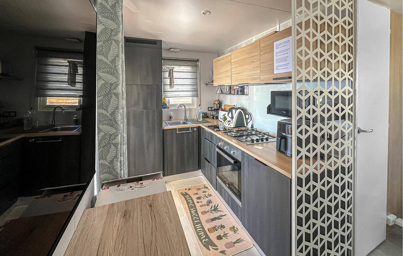 Mobil-home avec vue sur la mer, piscine et terrasse - À 2 km de la plage in Saint-Raphaël, Massif de l'Esterel
