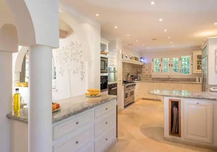 Villa pour 10 personnes, avec piscine ainsi que sauna et terrasse à La Colle-sur-Loup - 4