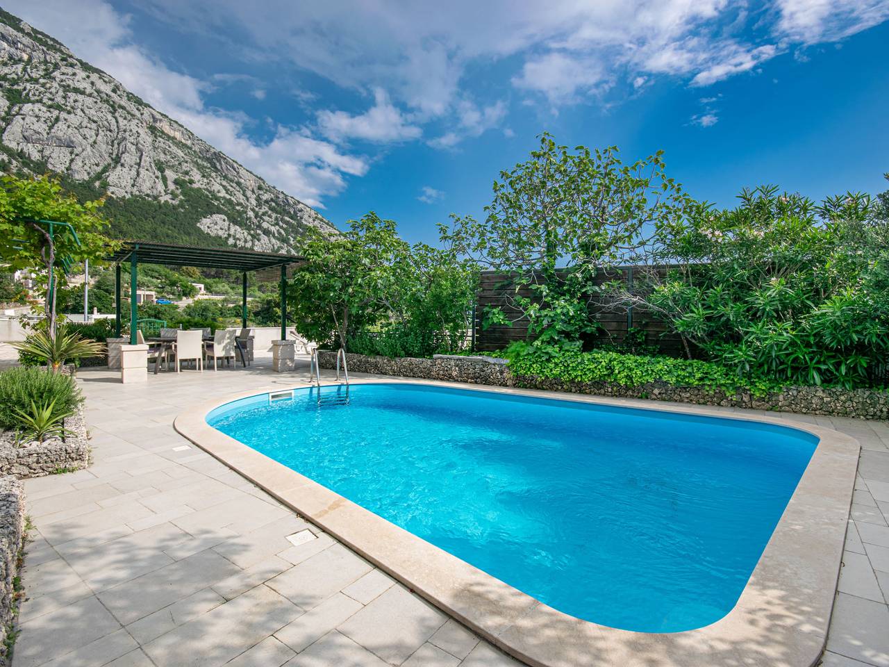 Drago in Veliko Brdo, Makarska