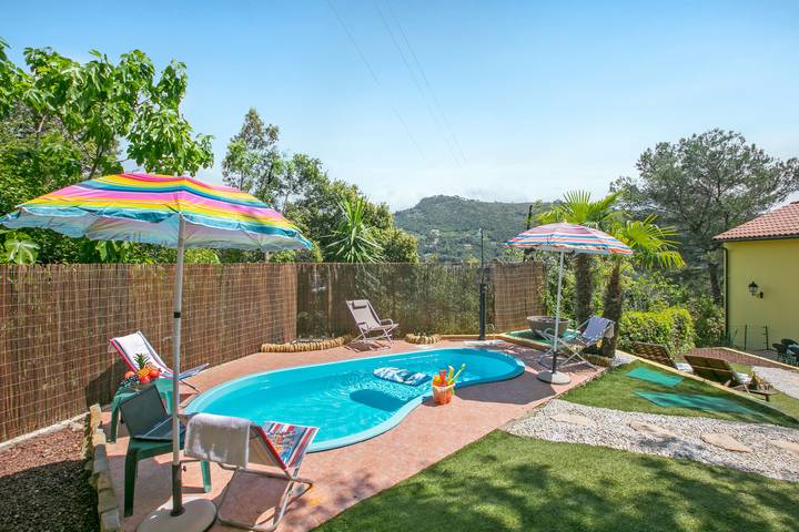 Villa con piscina per 6 persone in Liguria