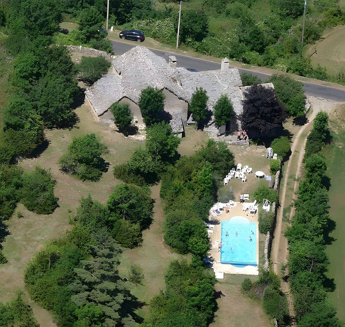 Le Relais du Buffarel Piscine au coeur des Gorges du Tarn in Mostuéjouls, Parc naturel régional des Grands Causses
