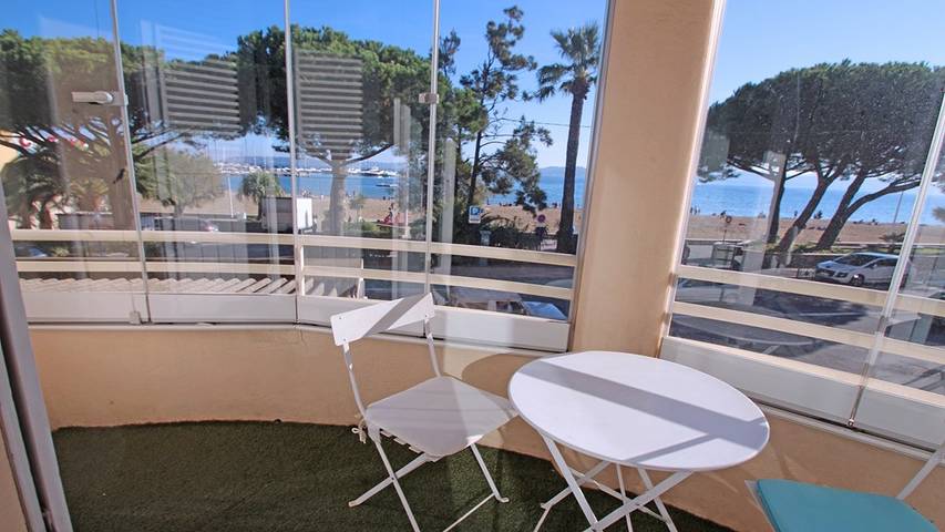 Gîte pour 4 personnes, avec terrasse dans Casino De Sainte Maxime - 2