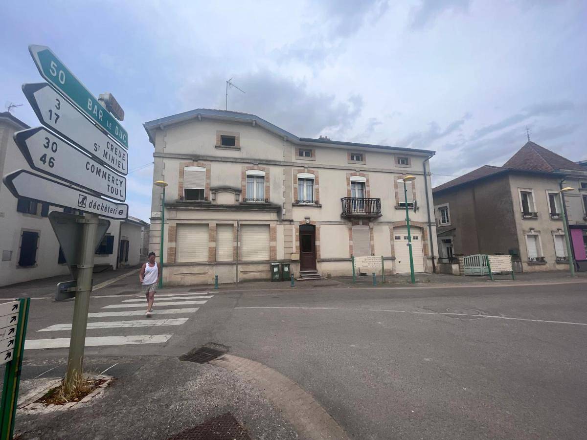 Appartement entier, Three-Bedroom Apartment in Vigneulles-lès-Hattonchâtel, Région de Commercy