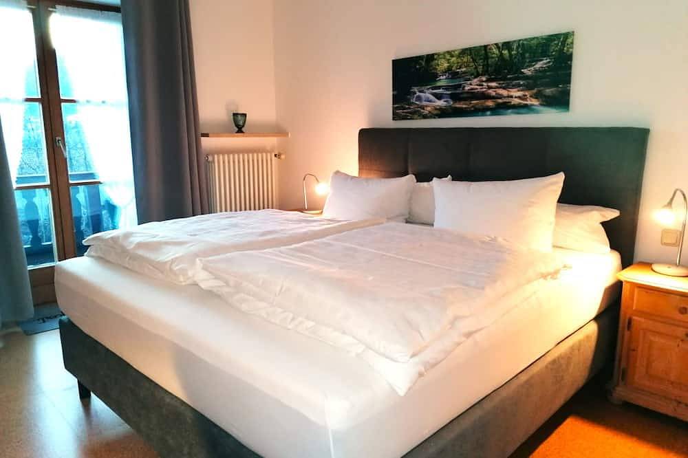 Ganze Wohnung, Nr. 3 Ferienwohnung Sunnseitn 45qm, Balkon, 1 Schlafzimmer, 1 Wohnzimmer in Ruhpolding, Bayerische Alpen