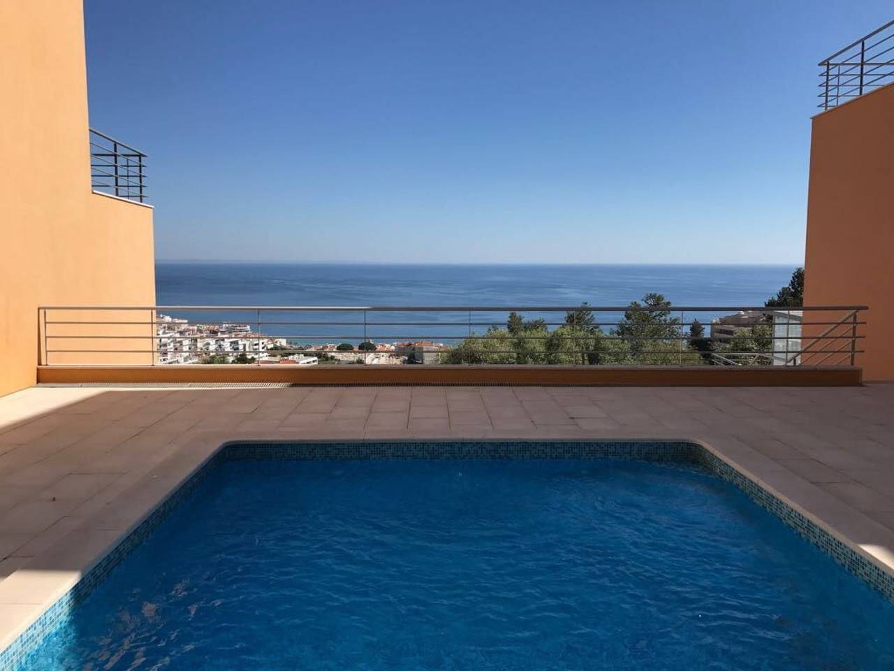 In Sesimbra mit Grill, Terrasse und Garten in Sesimbra (Castelo), Halbinsel von Setúbal