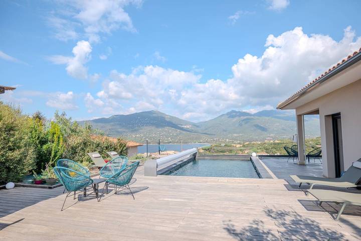 Gîte pour 12 personnes, avec piscine et vue, adapté aux familles à Propriano - 3