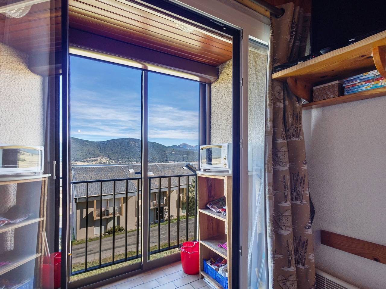 Appartement entier, Appartement 'Appartement Face Au Lac 6 Voyageurs' avec vue sur le lac et balcon in Les Angles, Parc naturel régional des Pyrénées catalanes