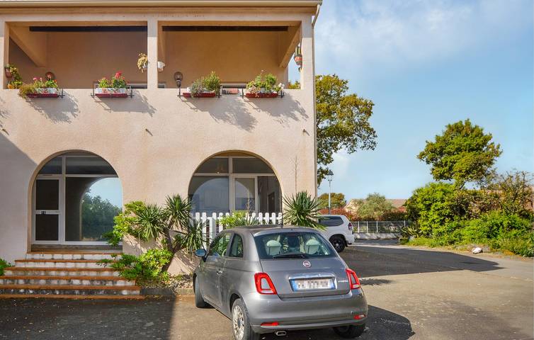 Gîte pour 4 personnes, avec piscine et terrasse à Cervione - 2