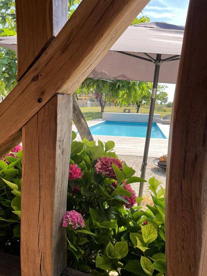 Cottage pour 2 personnes, avec jardin et terrasse ainsi que vue et piscine à Oisly