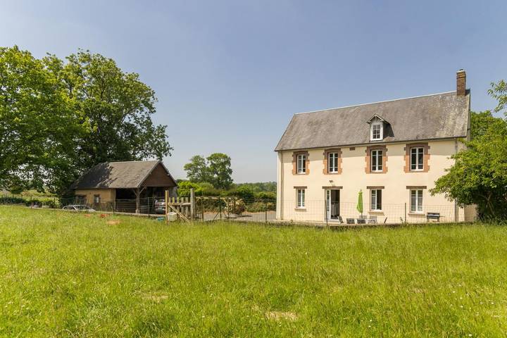 Gîte pour 6 personnes, avec terrasse et jardin - 1