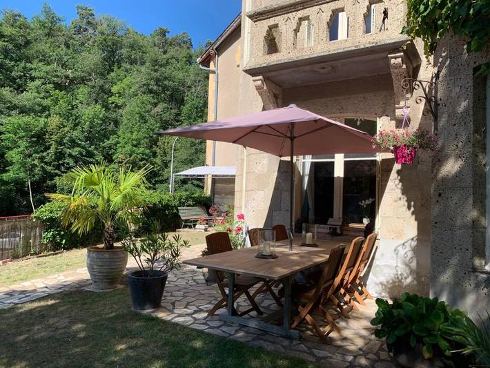 Location de vacances pour 2 personnes, avec terrasse ainsi que jardin et vue à Saint-Nectaire - 3