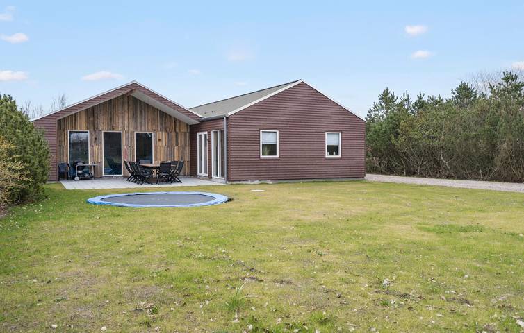 Ferienhaus für 10 Personen, mit Terrasse und Whirlpool sowie Garten und Pool in Stauning - 2