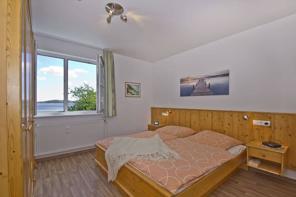 Ganze Wohnung, 2-Raum-Ferienwohnung mit Meerblick vom Balkon - Villa Vilmblick Fewo 15 in Lauterbach (Rügen), Putbus