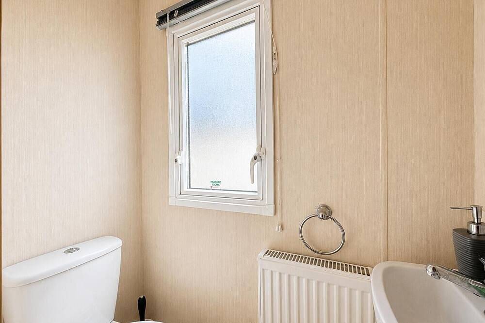 Superb 8 berth caravan, close to amenities at Caister Beach in Caister-on-Sea, Great Yarmouth