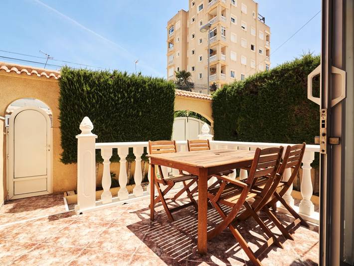 Casa rural para 4 personas, con Balcón además de Terraza y Jardín en Torrevieja - 2