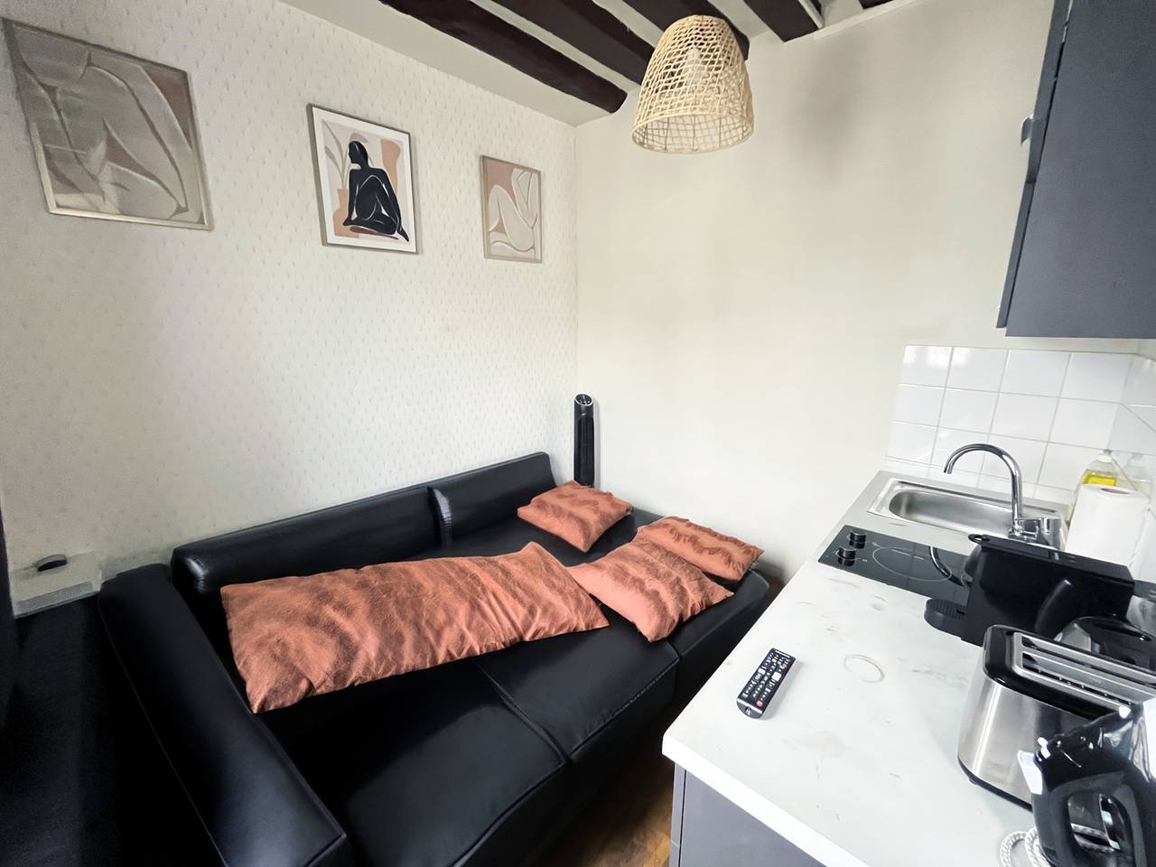 Estúdio inteiro, Urban Flat 164 - Cosy Studio in Paris in 3rd Arrondissement, Paris