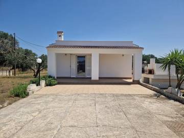 Cottage pour 4 personnes, avec terrasse ainsi que vue et jardin, animaux acceptés à Francavilla Fontana