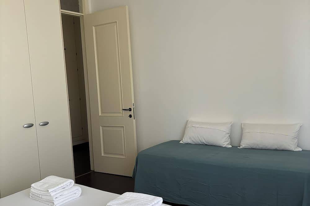 Entire apartment, Featuring sea and mountain views, a spacious apartment with Air Condition + Wifi in Potenza Picena, Adriatic Coast Marken
