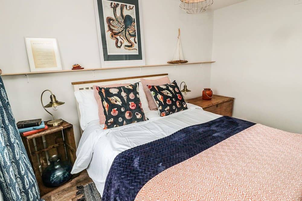 Sea Snug, pet friendly, character holiday cottage in Spittal in Tweedmouth, Northumberland