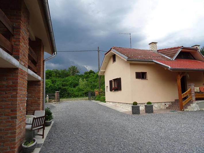 Appartement de vacances pour 5 personnes, avec Balcon et Terrasse ainsi que Jardin et Piscine