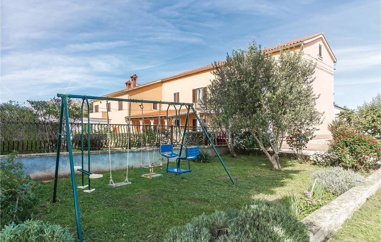 Ganze Ferienwohnung, Modernes Apartment mit Terrasse in der Nähe des Flughafens Pula – WLAN und Parkplatz inklusive in Valtura, Südküste Istrien