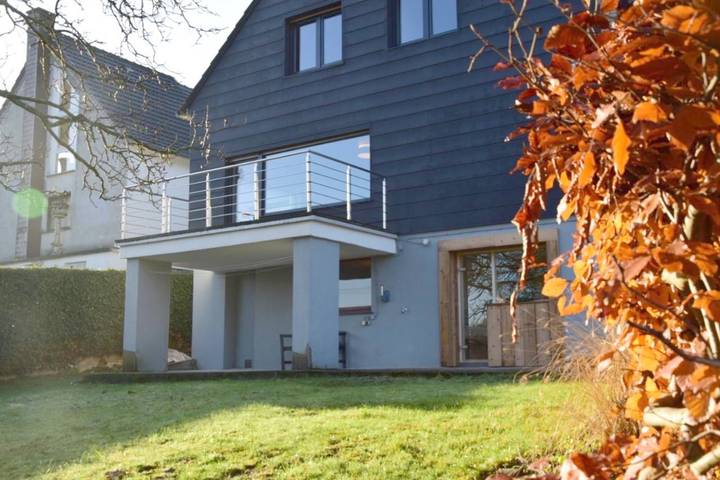 Ferienhaus für 10 Personen, mit Balkon und Terrasse sowie Sauna und Ausblick in Kreuzau