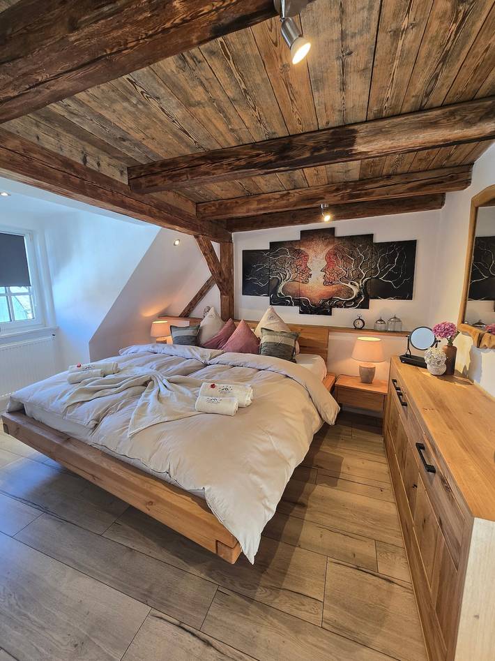 Appartement entier, Appartement 'Rosenzauber Loft' avec jardin privé, balcon et Wi-Fi in Weißenstadt, Arrondissement de Wunsiedel im Fichtelgebirge
