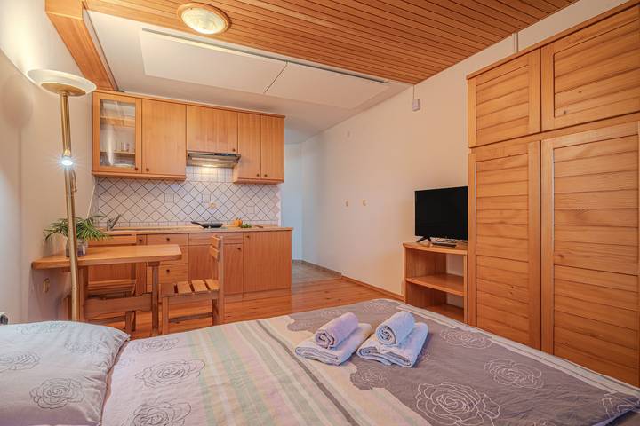 Apartamento entero, Farm Stay Oblak Studio Lana + Shared Sauna in Osrednjeslovenska