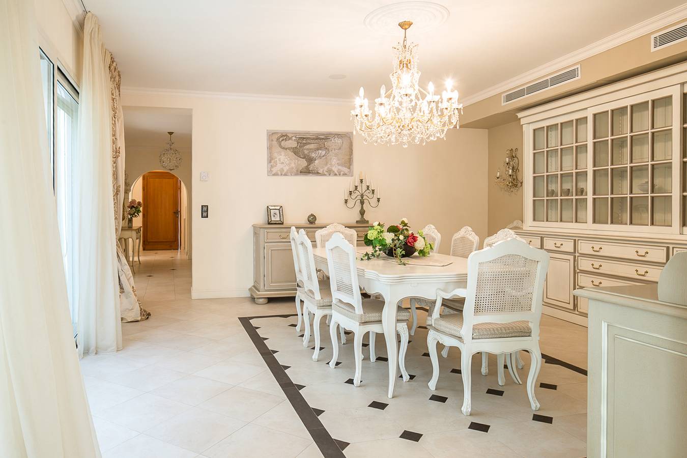 Villa Provençale Rénovée avec Piscine - Cap d'Antibes in Antibes, Côte méditerranéenne (France)