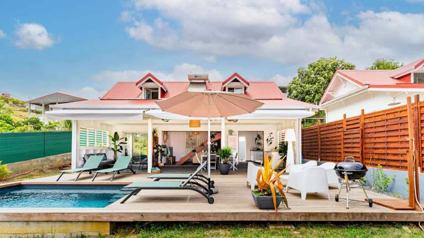 Gîte pour 7 personnes, avec jardin et piscine à Terre-de-Haut - 2